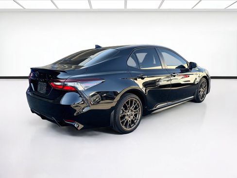 Used 2023 Toyota Camry SE FWD image 4