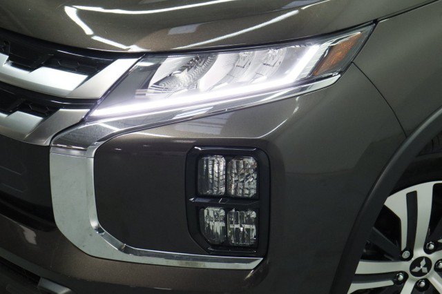 New 2027 Mitsubishi Outlander Sport SE FWD image 2