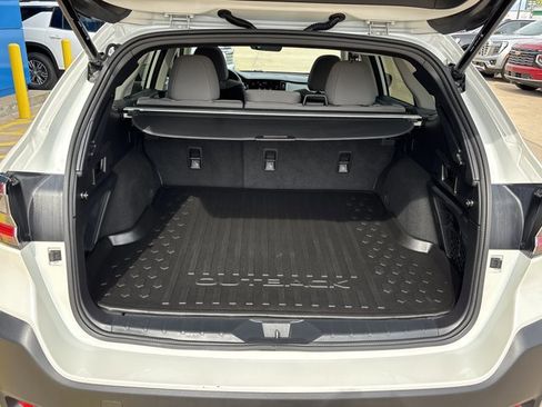 Used 2023 Subaru Outback Premium AWD/4WD image 7
