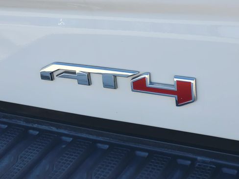Used 2024 GMC Sierra 1500 AT4 w/ AT4 Premium Package AWD/4WD image 6