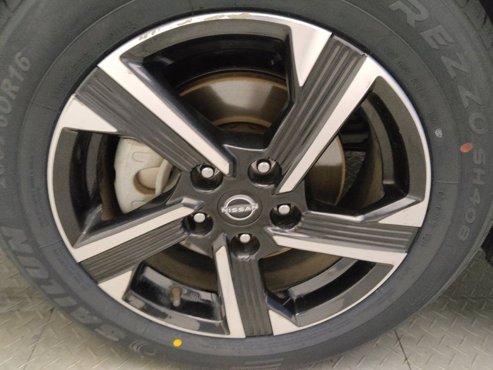 Used 2025 Nissan Sentra SV FWD image 31