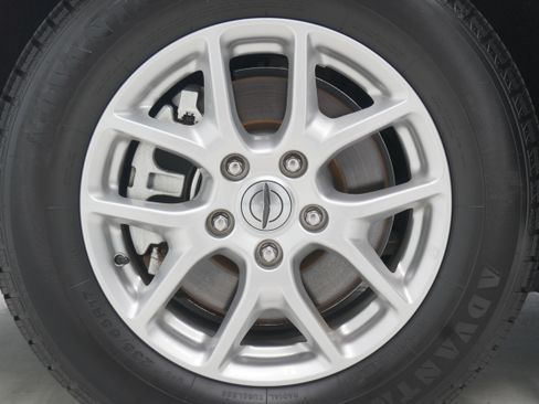 Used 2023 Chrysler Pacifica Touring-L FWD image 28