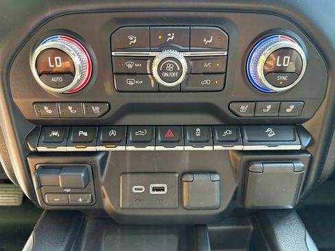 Used 2019 GMC Sierra 1500 AT4 w/ AT4 Preferred Package AWD/4WD image 34