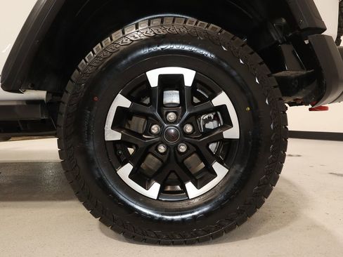 Used 2025 Jeep Wrangler Unlimited Rubicon image 33