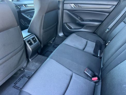 Used 2018 Honda Accord EX image 5