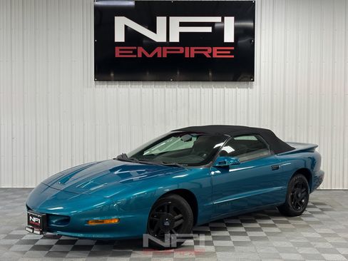Used 1996 Pontiac Firebird Convertible RWD image 2