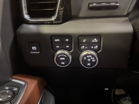 Used 2022 GMC Sierra 1500 Denali Ultimate image 25