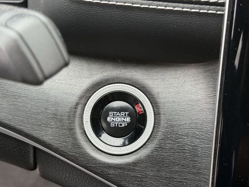 Used 2024 Jeep Grand Cherokee L Limited w/ Luxury Tech Group II AWD/4WD image 23