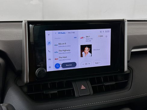 Used 2025 Toyota RAV4 XLE FWD image 21
