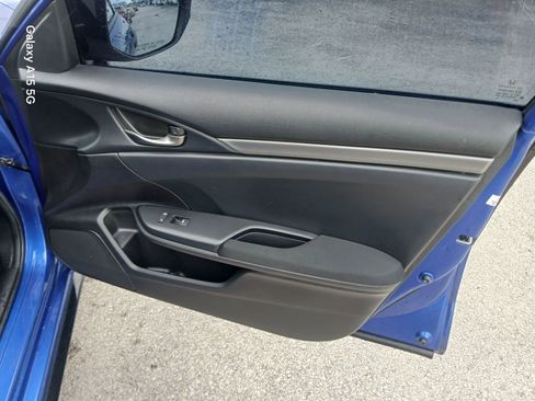 Used 2018 Honda Civic Sport image 17