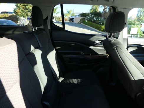 Used 2019 GMC Acadia SLE image 23