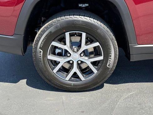 New 2025 Jeep Grand Cherokee L Limited image 10