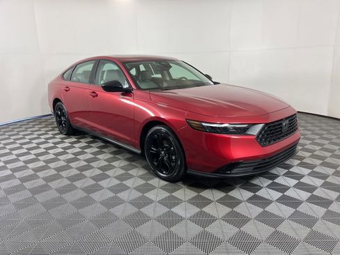 Certified 2025 Honda Accord SE image 6