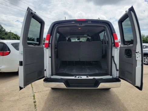 Used 2025 GMC Savana 3500 LT w/ LT Preferred Equipment Group RWD image 6
