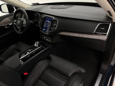 Used 2023 Volvo XC90 T8 Ultimate image 13
