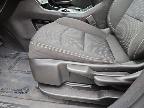 Used 2024 GMC Terrain SLE image 22