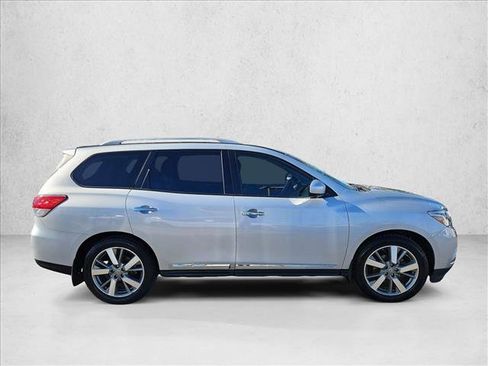 Used 2015 Nissan Pathfinder Platinum w/ Cargo Package image 4