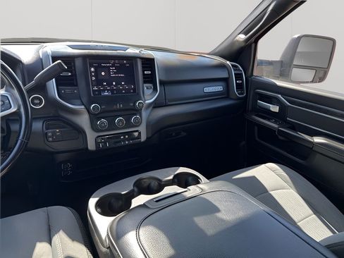 Used 2024 RAM 2500 Big Horn image 24
