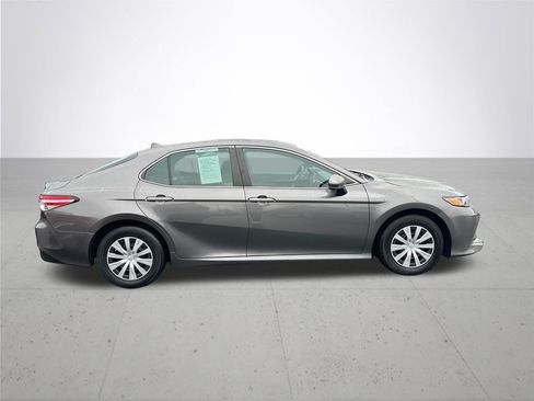 Certified 2020 Toyota Camry LE image 7