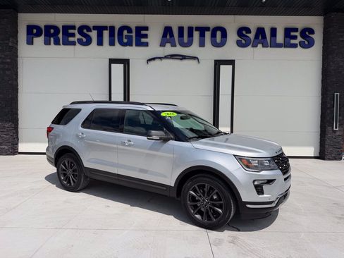 Used 2018 Ford Explorer XLT w/ Equipment Group 202A AWD/4WD image 1