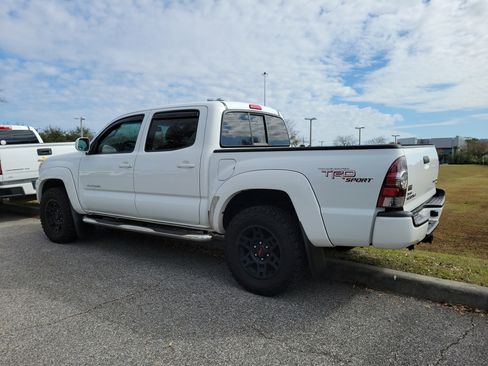 Used 2011 Toyota Tacoma PreRunner image 29