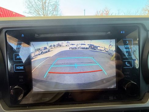 Used 2016 Toyota Tacoma TRD Sport w/ Towing Package image 30