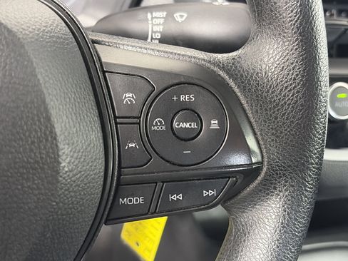 Used 2023 Toyota Corolla LE image 28