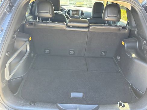 Used 2015 Jeep Cherokee Limited AWD/4WD image 16