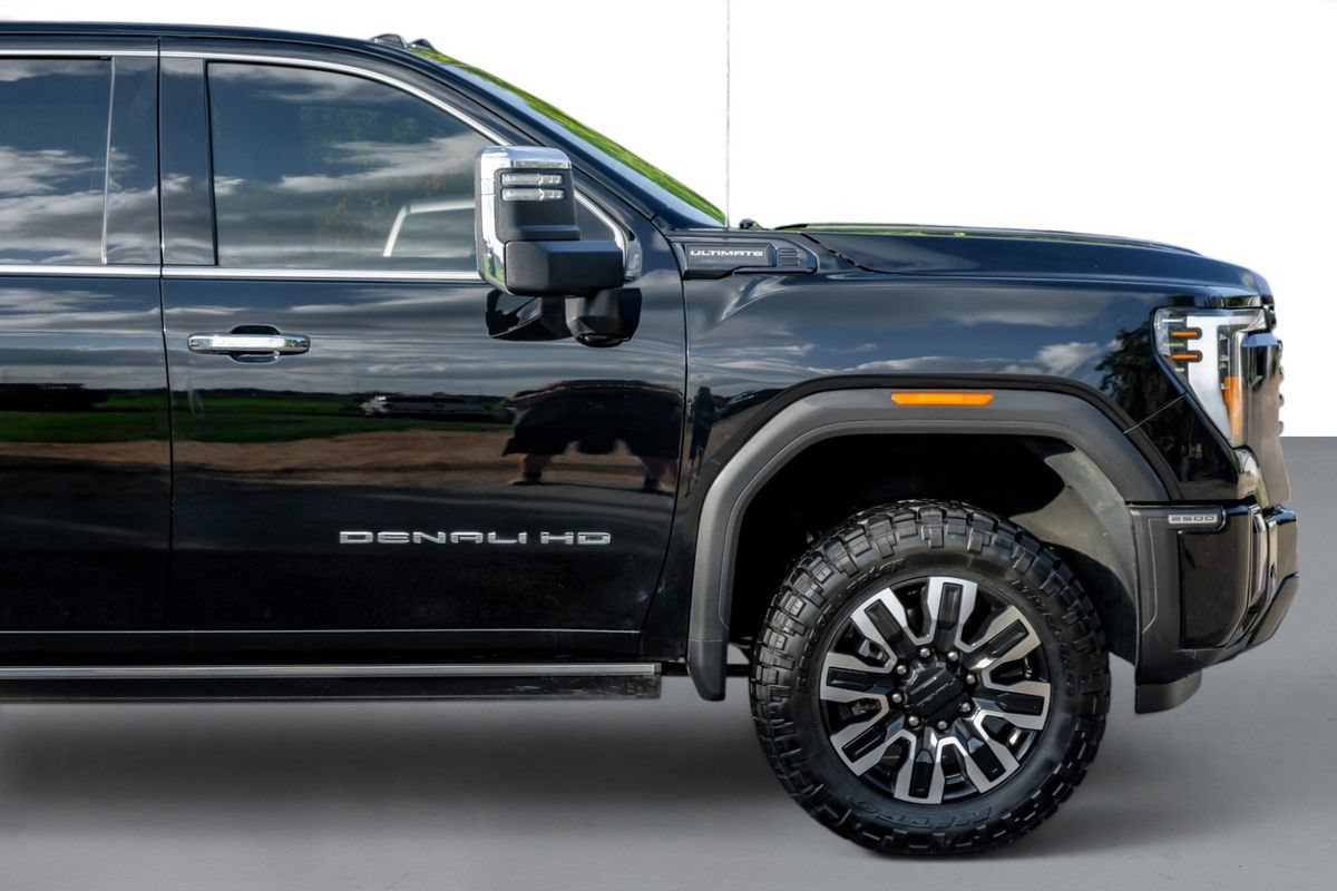 Used 2024 GMC Sierra 2500 Denali Ultimate AWD/4WD image 7