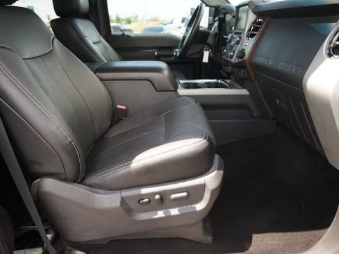 Used 2015 Ford F250 Lariat w/ Lariat Ultimate Package AWD/4WD image 19