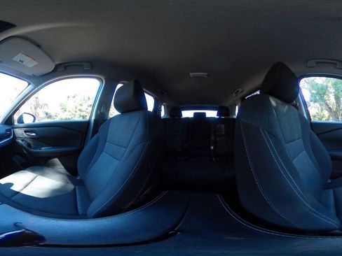 Used 2025 Nissan Rogue SV image 44