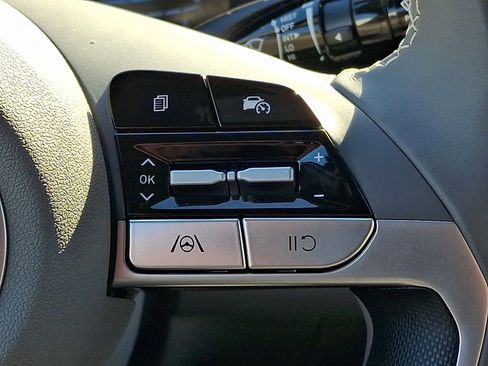 Certified 2025 Hyundai Elantra Sport w/ Cargo Package image 21