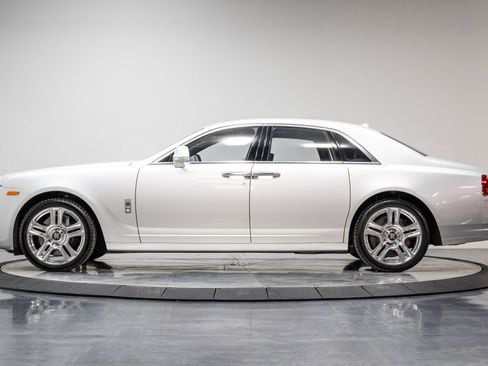 Used 2015 Rolls-Royce Ghost image 44