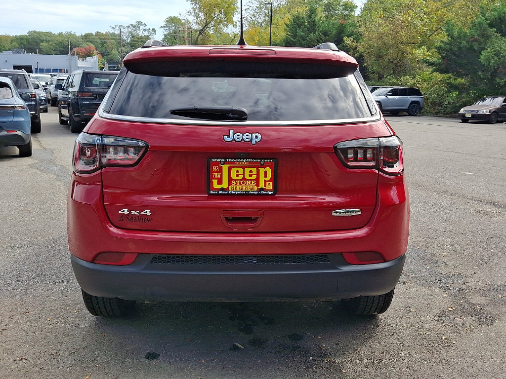 Certified 2023 Jeep Compass Latitude w/ Sun and Sound Group AWD/4WD image 5