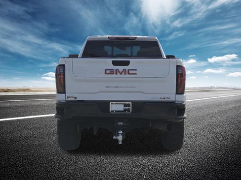 Used 2025 GMC Sierra 2500 AT4X image 23