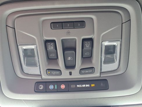 Used 2025 Chevrolet Silverado 3500 LTZ AWD/4WD image 25