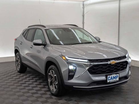 New 2026 Chevrolet Trax LT w/ Driver Confidence Package image 8