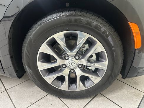 Used 2025 Chrysler Pacifica Pinnacle image 13