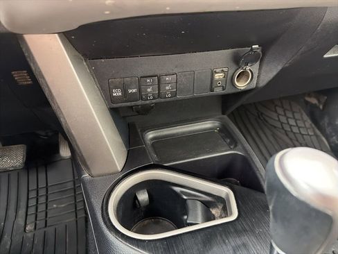 Used 2017 Toyota RAV4 Limited AWD/4WD image 16