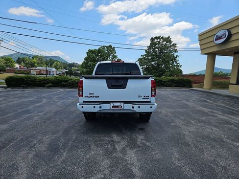 Used 2020 Nissan Frontier SV w/ Midnight Edition Floor Mats AWD/4WD image 4