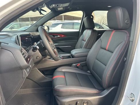 New 2026 Chevrolet Traverse RS image 9