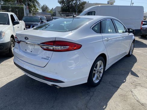 Used 2018 Ford Fusion SE w/ Equipment Group 602A FWD image 9