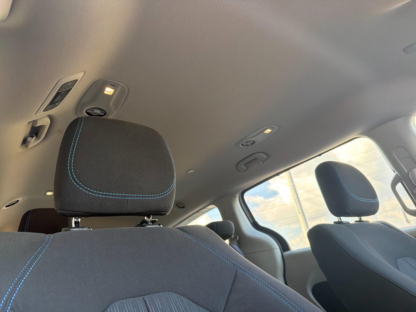 Used 2021 Chrysler Pacifica Touring FWD image 20
