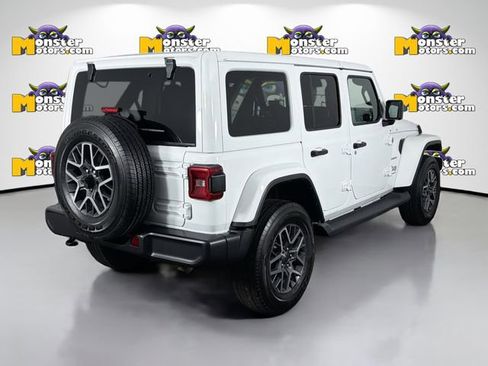 Used 2024 Jeep Wrangler Unlimited Sahara AWD/4WD image 5
