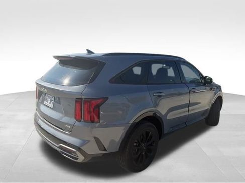 Used 2023 Kia Sorento SX image 9