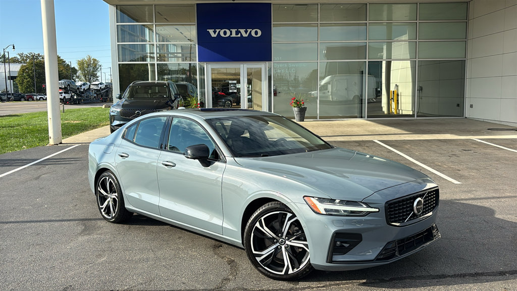 Certified 2024 Volvo S60 B5 Plus w/ Climate Package AWD/4WD image 2