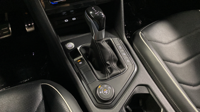 Used 2024 Volkswagen Tiguan SEL R-Line AWD/4WD image 19