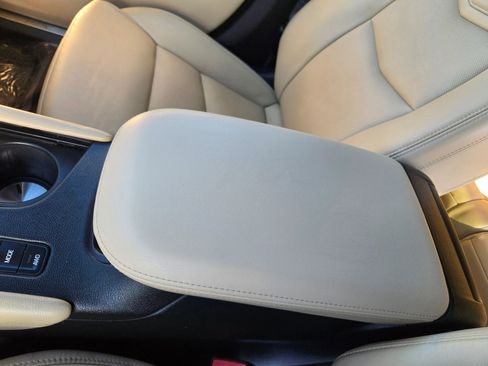 Used 2017 Cadillac XT5 Luxury image 50