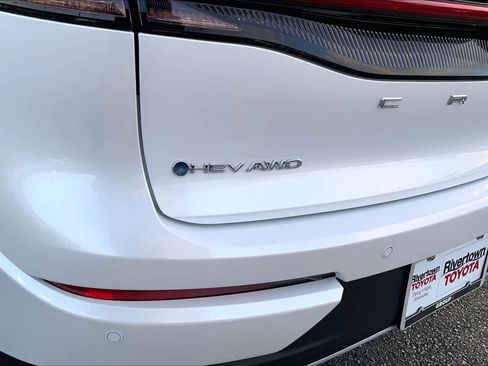 Used 2024 Toyota Crown Limited image 30