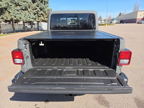 Used 2021 Jeep Gladiator Overland w/ Uconnect 4C Nav & Sound Group AWD/4WD image 33